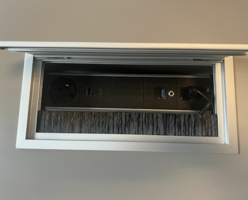 mobilier technique Nexee pour régulation SAMU